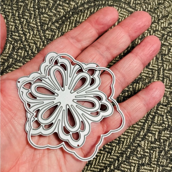 New Handmade w/ Love- Florals 6pc Die Cut - Picture 5 of 8